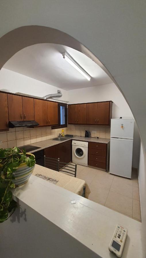 Nice Holiday Apartment Апартаменти Пафос