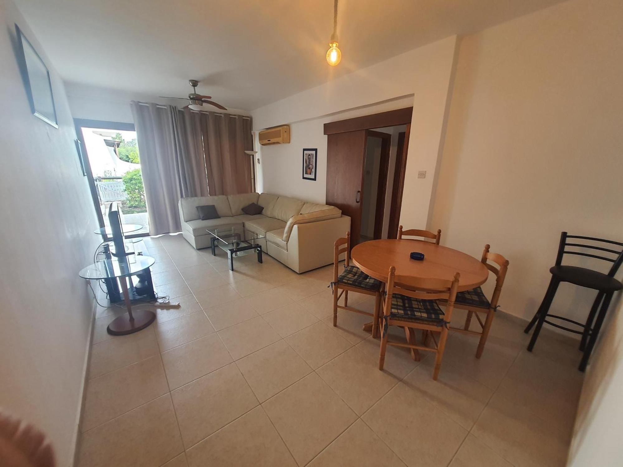 Апартаменти Nice Holiday Apartment *