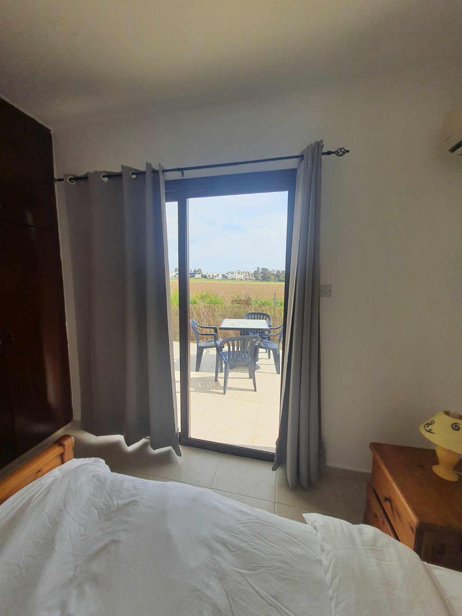 Nice Holiday Apartment Апартаменти Пафос